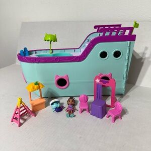 Gabby’s Dollhouse Cruise Ship with Pool, Furniture, Accessories
